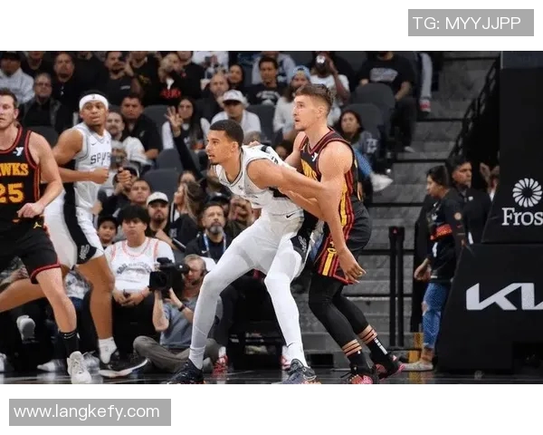 亚特兰大老鹰与马刺的激烈对决谁能在NBA赛场上笑到最后
