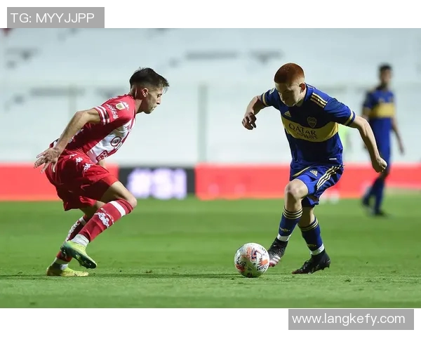 圣塔菲与国民竞技激战正酣谁能在这场较量中笑到最后