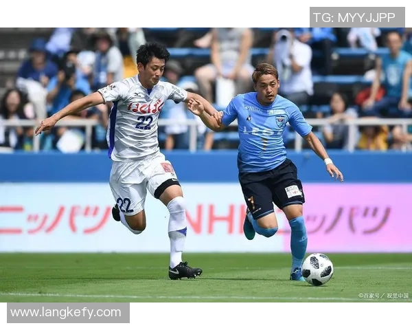 大阪钢板与浦和红砖的激烈对决谁能在赛场上笑到最后