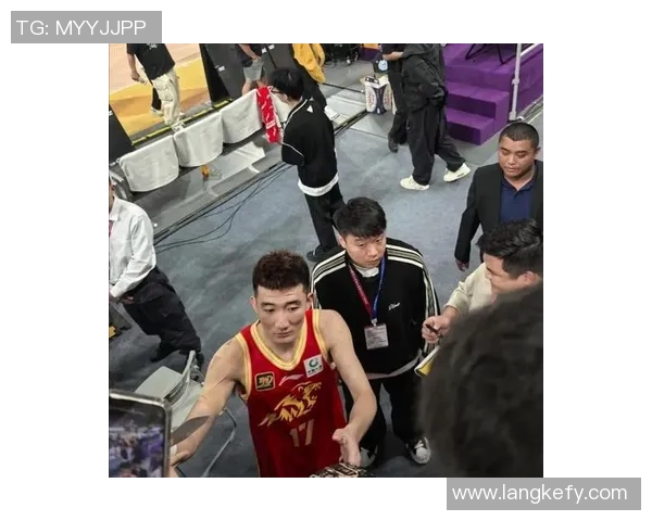 孙铭徽的篮球之路:从青涩少年到国家队的中坚力量 孙铭徽的篮球之路:从青涩少年到国家队的中坚力量