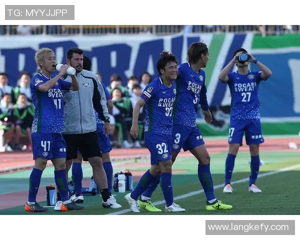 札幌冈萨多迎战长崎航海争夺日本职业联赛重要积分之战