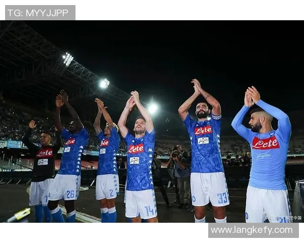 洛杉矶F队与波特兰球队的激烈对决展现足球魅力与战术智慧 洛杉矶F队与波特兰球队的激烈对决展现足球魅力与战术智慧