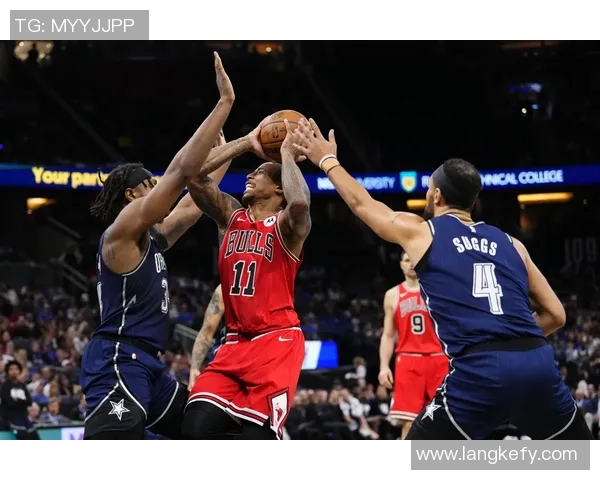 2017年NBA季后赛快船与勇士的激烈对决回顾与分析