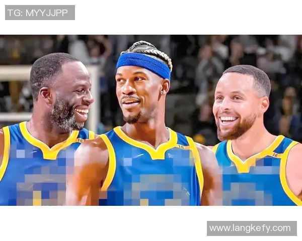 2016年2017年勇士与雷霆的激烈对决回顾与分析