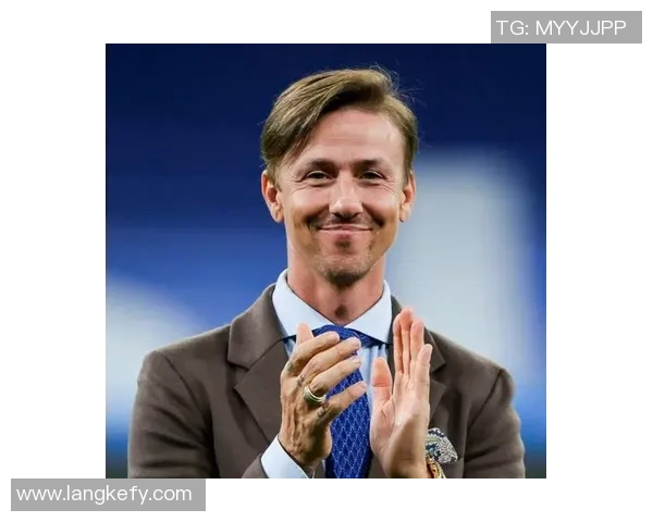 古铁雷斯的传奇人生与足球梦想：从草根到顶尖球员的奋斗历程