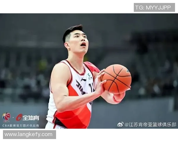 吴冠希：从篮球新星到国家队主力的成长之路与未来展望