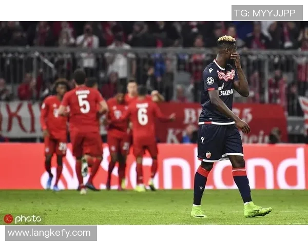 拜仁慕尼黑迎战贝尔格球队全力争胜展现实力与风采