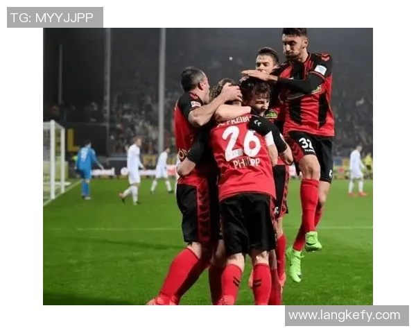 弗赖堡主场迎战因戈尔施全力争胜展现强大实力