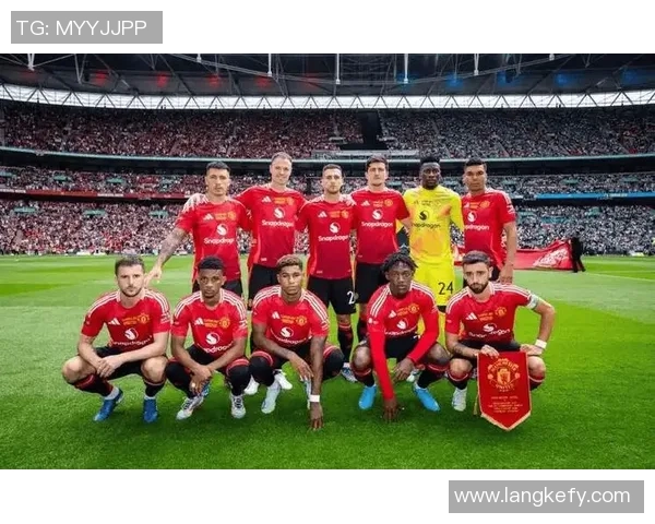 曼联与哈德斯精彩对决全场回放精彩瞬间重温与分析