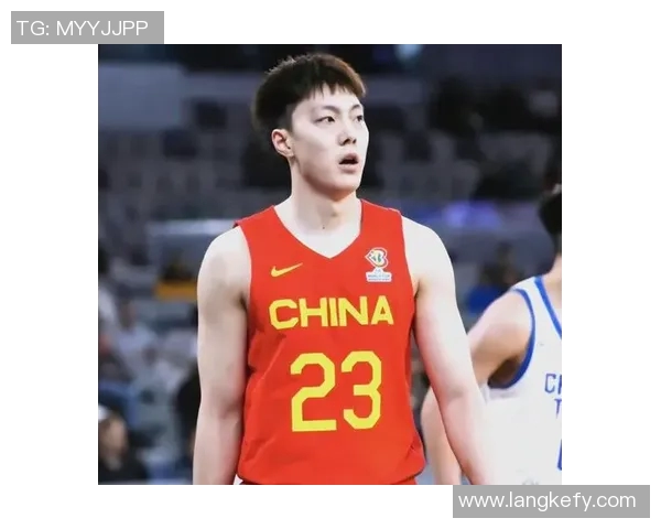 胡明轩的篮球之路:从青涩少年到国家队核心球员的成长历程 胡明轩的篮球之路:从青涩少年到国家队核心球员的成长历程