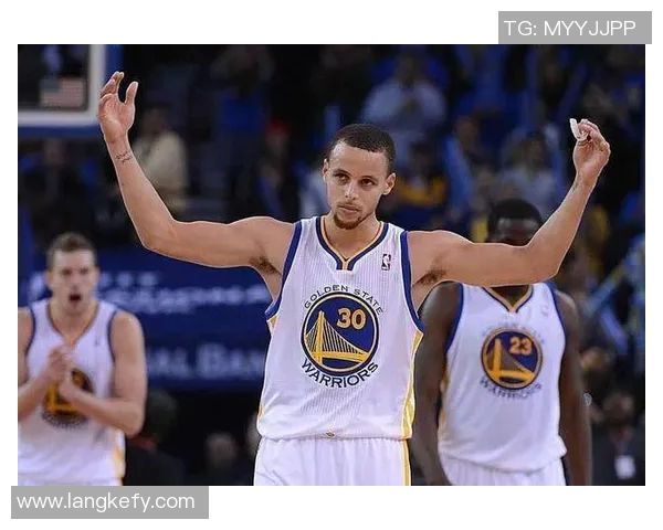 钟诚的奋斗历程与人生哲学探讨:从平凡到卓越的启示之旅