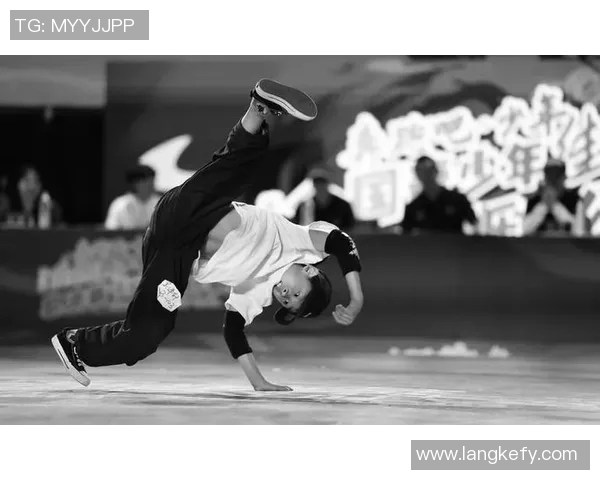 街舞战术解析：上海街舞队如何运用转换体系提升竞技水平MBA