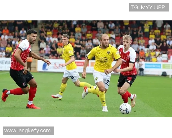 谢周三与查尔顿比赛因天气原因延期球迷期待新赛程安排 谢周三与查尔顿比赛因天气原因延期球迷期待新赛程安排