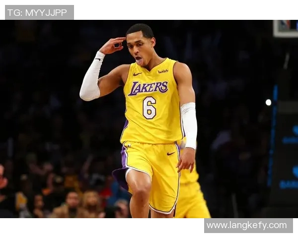 乔丹克拉克森的篮球之路与成就分析及未来展望