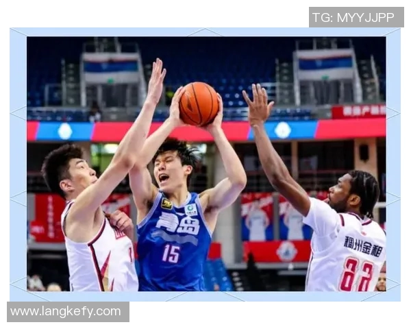 CBA广东与浙江激烈对抗引发冲突球迷与球员反应各异