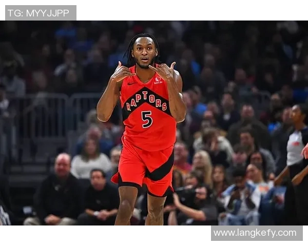 伊曼纽尔奎克利的崛起之路:从新秀到球队核心的精彩历程 伊曼纽尔奎克利的崛起之路:从新秀到球队核心的精彩历程