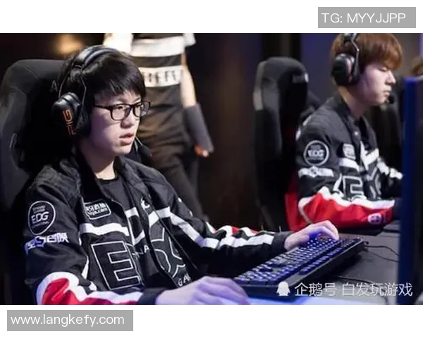 和平精英盛宴：深入解析EDG团队协作的成功之道与战术策略